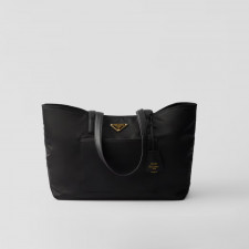 프라다 리에디션 1978 미디엄 리나일론 및 사피아노 가죽 토트백